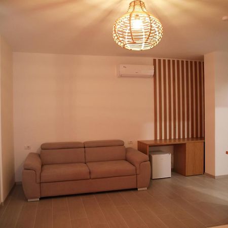 Serenity In Hotel Lezhe Exterior photo